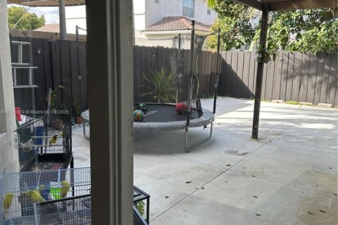 Купить таунхаус в Хомстед, Флорида 3 спальни, 135.54м2, № 1959056 - фото 15