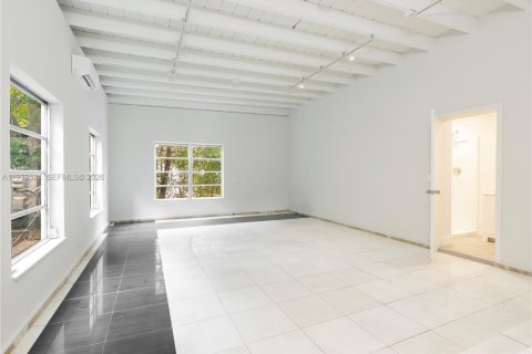 Villa ou maison à louer à Miami, Floride: 3 chambres, 209.49 m2 № 1996135 - photo 13