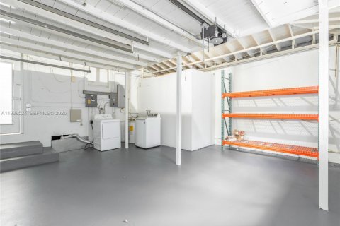 Villa ou maison à louer à Miami, Floride: 3 chambres, 209.49 m2 № 1996135 - photo 15