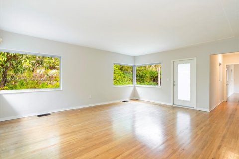 Villa ou maison à louer à Miami, Floride: 3 chambres, 209.49 m2 № 1996135 - photo 3