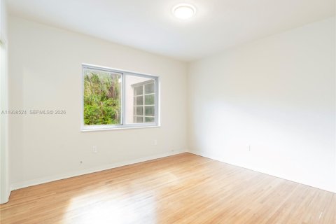 Villa ou maison à louer à Miami, Floride: 3 chambres, 209.49 m2 № 1996135 - photo 11