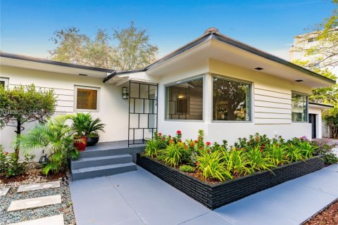 Villa ou maison à louer à Miami, Floride: 3 chambres, 209.49 m2 № 1996135 - photo 2