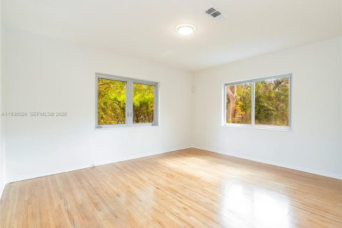 Villa ou maison à louer à Miami, Floride: 3 chambres, 209.49 m2 № 1996135 - photo 9