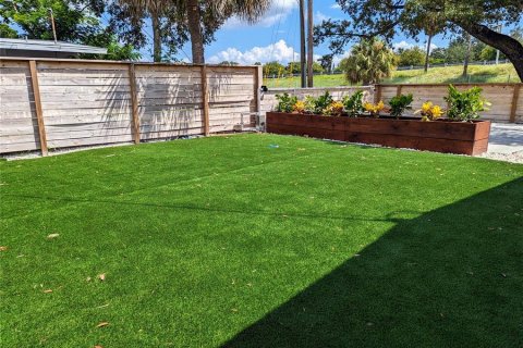 Casa en alquiler en Saint Petersburg, Florida, 3 dormitorios, 113.71 m2 № 1846832 - foto 5