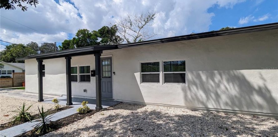 Villa ou maison à Saint Petersburg, Floride 3 chambres, 113.71 m2 № 1846832