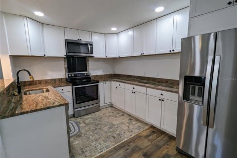 Casa en alquiler en Saint Petersburg, Florida, 3 dormitorios, 113.71 m2 № 1846832 - foto 13