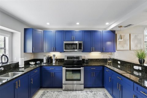 Townhouse in Orlando, Florida 4 bedrooms, 185.8 sq.m. № 1755401 - photo 13