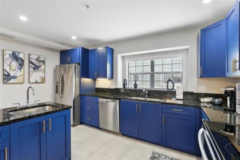 Townhouse in Orlando, Florida 4 bedrooms, 185.8 sq.m. № 1755401 - photo 15