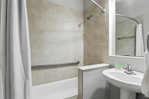 Townhouse in Orlando, Florida 4 bedrooms, 185.8 sq.m. № 1755401 - photo 28