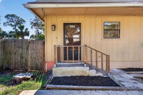 Propiedad comercial en venta en Holly Hill, Florida, 4 dormitorios, 199.18 m2 № 2419190 - foto 8