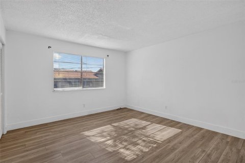 Propiedad comercial en venta en Holly Hill, Florida, 4 dormitorios, 199.18 m2 № 2419190 - foto 25