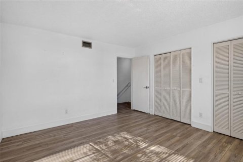 Propiedad comercial en venta en Holly Hill, Florida, 4 dormitorios, 199.18 m2 № 2419190 - foto 27