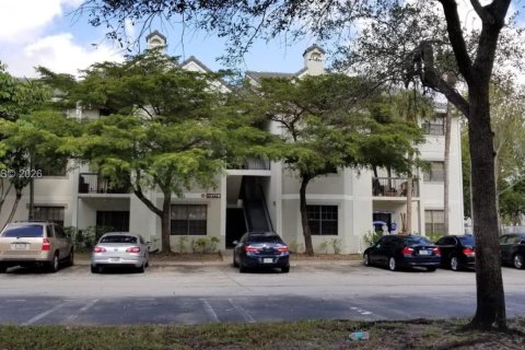 Condo in Coral Springs, Florida, 2 bedrooms  № 2027374 - photo 14