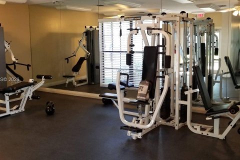 Condo in Coral Springs, Florida, 2 bedrooms  № 2027374 - photo 12