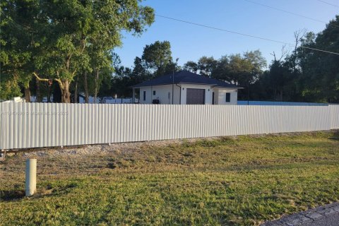 House in Clewiston, Florida 3 bedrooms, 153.29 sq.m. № 1850495 - photo 3
