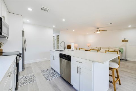Copropriété à vendre à Sanibel, Floride: 2 chambres, 83.8 m2 № 2396091 - photo 13