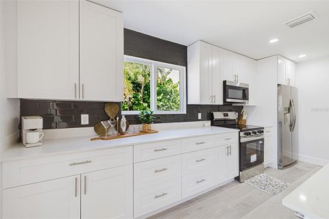 Copropriété à vendre à Sanibel, Floride: 2 chambres, 83.8 m2 № 2396091 - photo 12