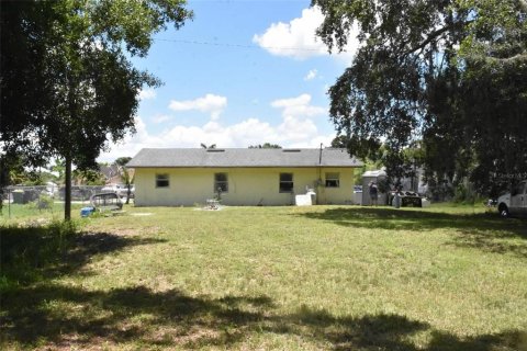 House in Immokalee, Florida 4 bedrooms, 114.46 sq.m. № 2148205 - photo 22