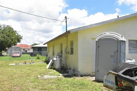 House in Immokalee, Florida 4 bedrooms, 114.46 sq.m. № 2148205 - photo 23