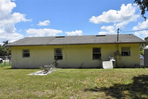 House in Immokalee, Florida 4 bedrooms, 114.46 sq.m. № 2148205 - photo 21