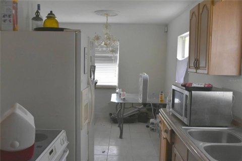 House in Immokalee, Florida 4 bedrooms, 114.46 sq.m. № 2148205 - photo 6