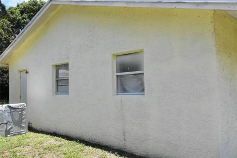 House in Immokalee, Florida 4 bedrooms, 114.46 sq.m. № 2148205 - photo 24