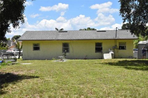 House in Immokalee, Florida 4 bedrooms, 114.46 sq.m. № 2148205 - photo 2