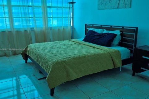 Condo in Aventura, Florida, 2 bedrooms  № 1928476 - photo 16