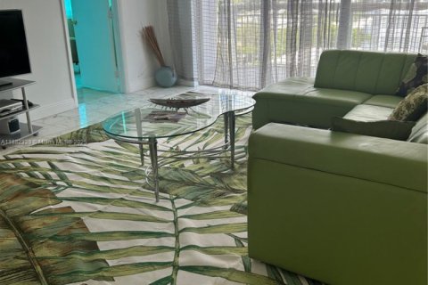 Condo in Aventura, Florida, 2 bedrooms  № 1928476 - photo 15