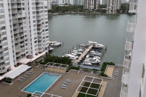 Condo in Aventura, Florida, 2 bedrooms  № 1928476 - photo 6