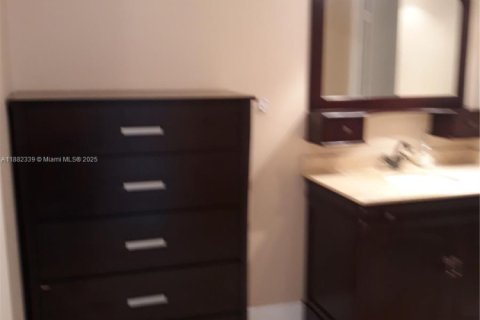 Condo in Aventura, Florida, 2 bedrooms  № 1928476 - photo 28