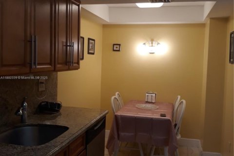 Condo in Aventura, Florida, 2 bedrooms  № 1928476 - photo 22