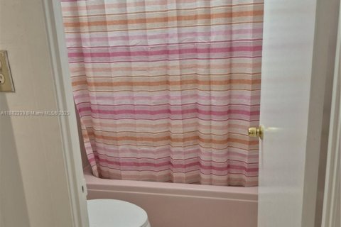 Condo in Aventura, Florida, 2 bedrooms  № 1928476 - photo 29