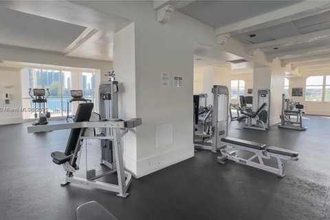 Condo in Aventura, Florida, 2 bedrooms  № 1928476 - photo 8