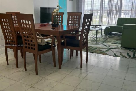 Condo in Aventura, Florida, 2 bedrooms  № 1928476 - photo 14