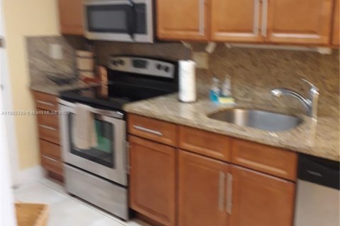 Condo in Aventura, Florida, 2 bedrooms  № 1928476 - photo 24