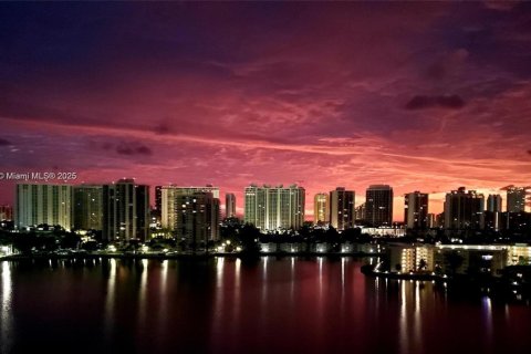 Condo in Aventura, Florida, 2 bedrooms  № 1928476 - photo 3