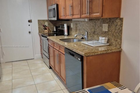 Condo in Aventura, Florida, 2 bedrooms  № 1928476 - photo 30