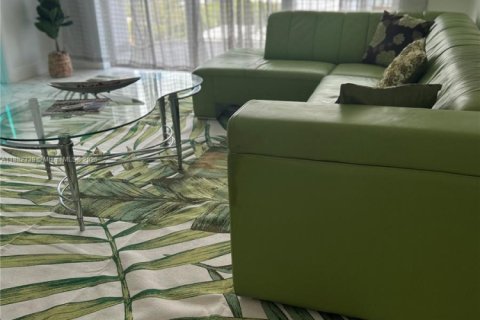 Condo in Aventura, Florida, 2 bedrooms  № 1928476 - photo 13