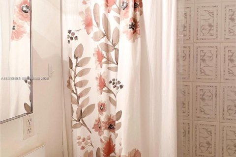 Apartamento en alquiler en Miami Beach, Florida, 40.04 m2 № 2062686 - foto 7