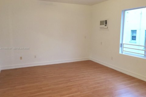 Apartamento en alquiler en Miami Beach, Florida, 40.04 m2 № 2062686 - foto 11