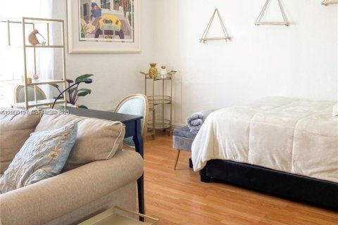 Apartamento en alquiler en Miami Beach, Florida, 40.04 m2 № 2062686 - foto 3