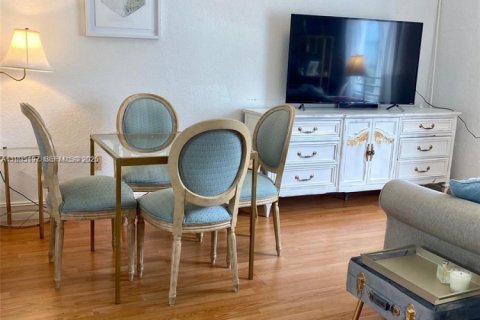 Apartamento en alquiler en Miami Beach, Florida, 40.04 m2 № 2062686 - foto 4