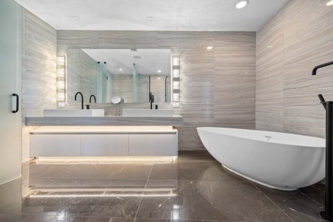 Condo in Fort Lauderdale, Florida, 2 bedrooms № 2420829 - photo 20
