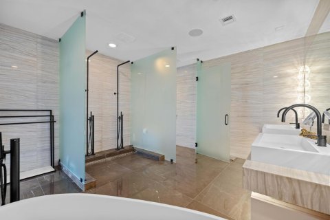 Condo in Fort Lauderdale, Florida, 2 bedrooms № 2420829 - photo 17