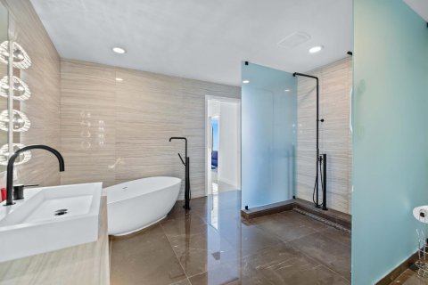 Condo in Fort Lauderdale, Florida, 2 bedrooms № 2420829 - photo 18