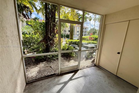 Снять в аренду квартиру в Холливуд, Флорида 1 спальня, 49.89м2, № 2048986 - фото 15