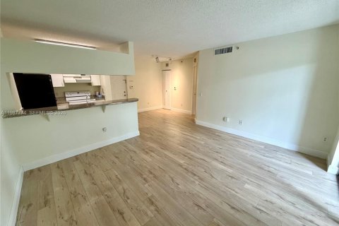 Снять в аренду квартиру в Холливуд, Флорида 1 спальня, 49.89м2, № 2048986 - фото 4