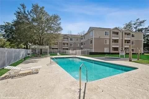 Condominio en alquiler en Gainesville, Florida, 1 dormitorio, 109.35 m2 № 2135444 - foto 4