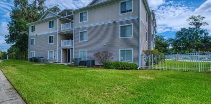 Condominio en Gainesville, Florida, 1 dormitorio № 2135444